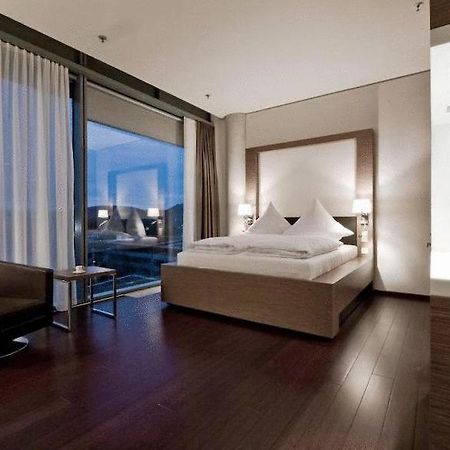 Hotel Im Hegau Tower Зинген Экстерьер фото