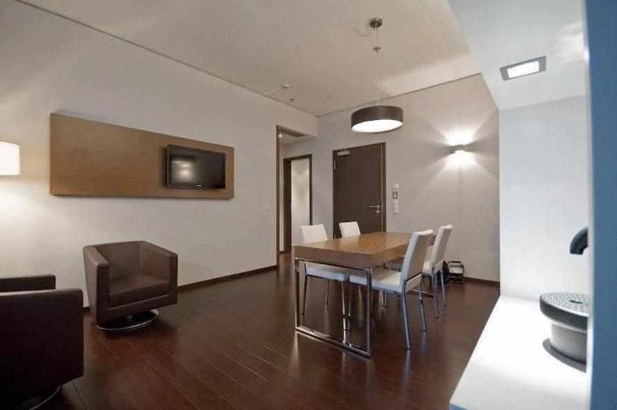 Hotel Im Hegau Tower Зинген Экстерьер фото